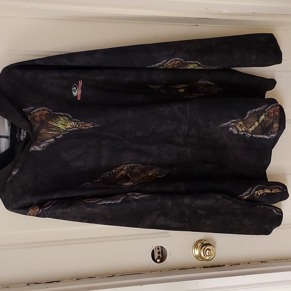 Man's long sleeve pullover camouflage hoodie.